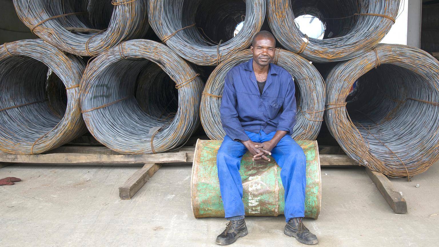 Sitali Muyunda, bilmekaniker och fackklubbsordförande på MMI Steel i Zambia.